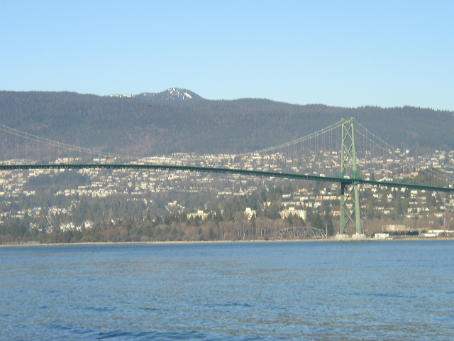 ライオンズゲートブリッジ（Lions Gate Bridge）の全景